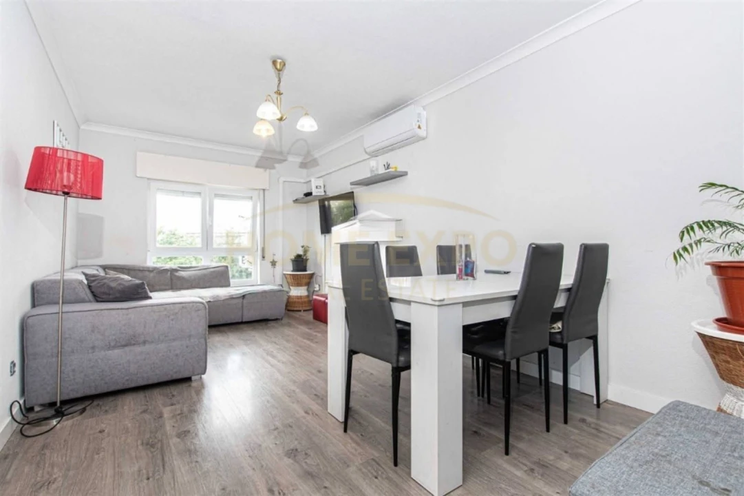 Apartamento T2 para Venda em Sacavém e Prior Velho Foto 20