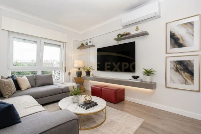 Apartamento T2 para Venda em Sacavém e Prior Velho