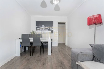 Apartamento T2 para Venda em Sacavém e Prior Velho