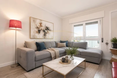 Apartamento T2 para Venda em Sacavém e Prior Velho