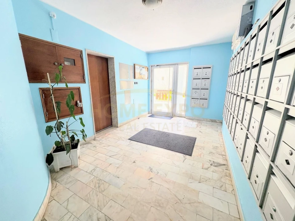 Apartamento T2 para Venda em Sacavém e Prior Velho Foto 6