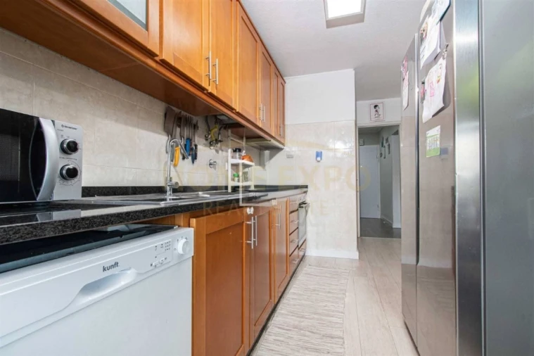 Apartamento T2 para Venda em Sacavém e Prior Velho Foto 12
