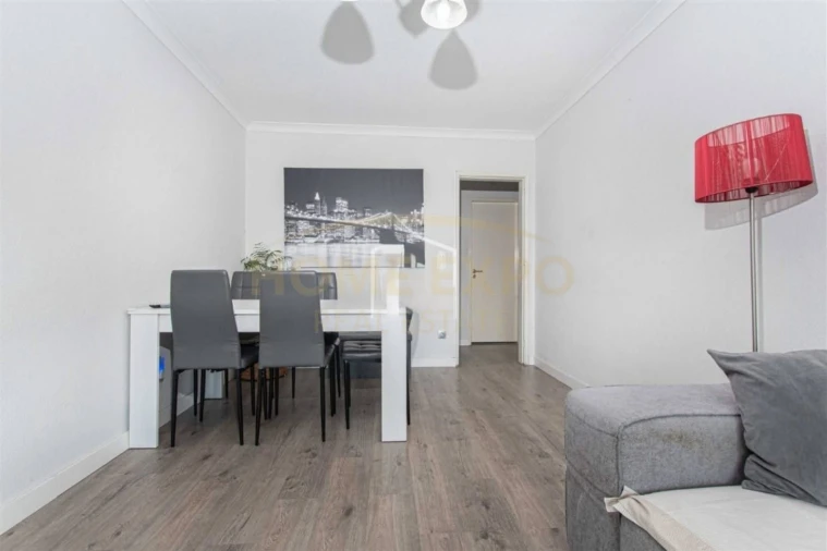 Apartamento T2 para Venda em Sacavém e Prior Velho Foto 19
