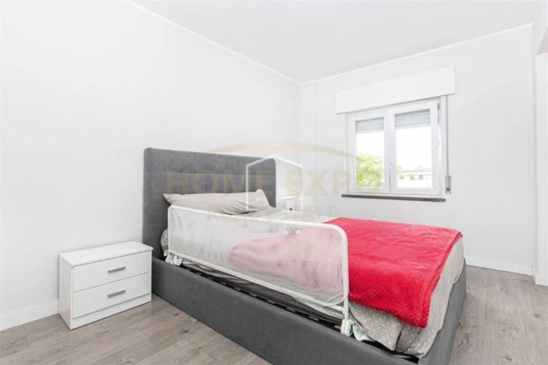 Apartamento T2 para Venda em Sacavém e Prior Velho Foto 13