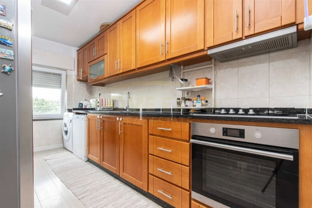 Apartamento T2 para Venda em Sacavém e Prior Velho Foto 11