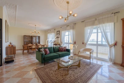 Apartamento T4 para Venda em Quarteira
