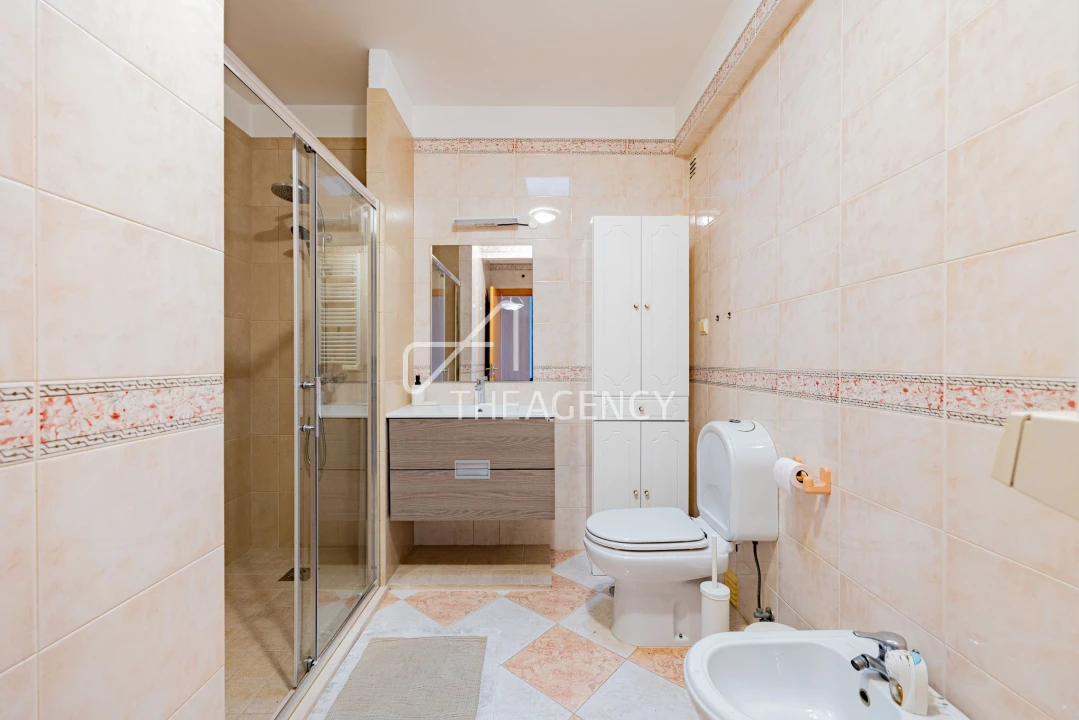 Apartamento T4 para Venda em Quarteira Foto 13