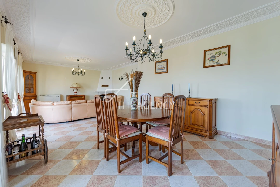 Apartamento T4 para Venda em Quarteira Foto 4