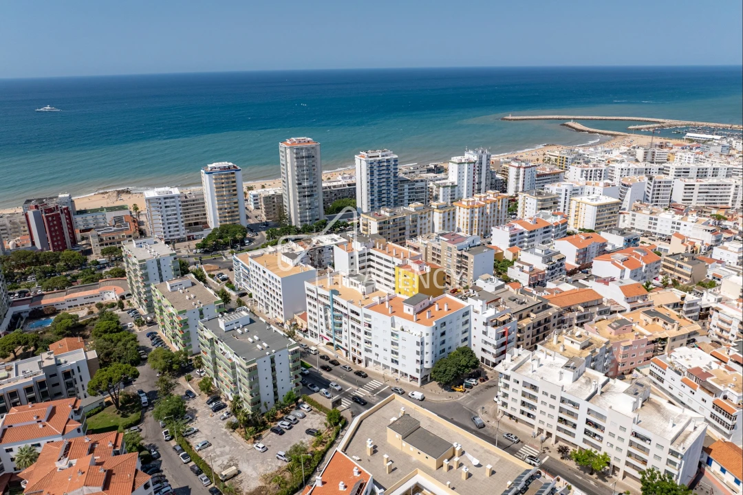 Apartamento T4 para Venda em Quarteira Foto 25