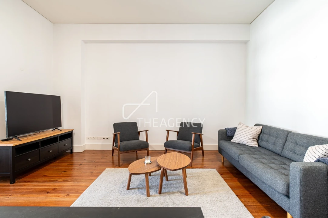 Apartamento T2 para Arrendamento em Santo António Foto 8