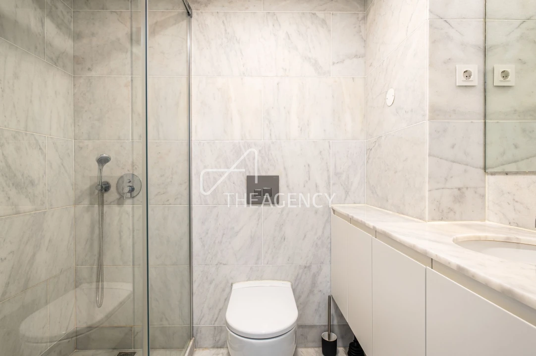Apartamento T2 para Arrendamento em Santo António Foto 23