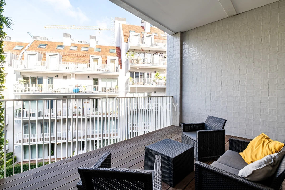 Apartamento T2 para Arrendamento em Santo António Foto 3