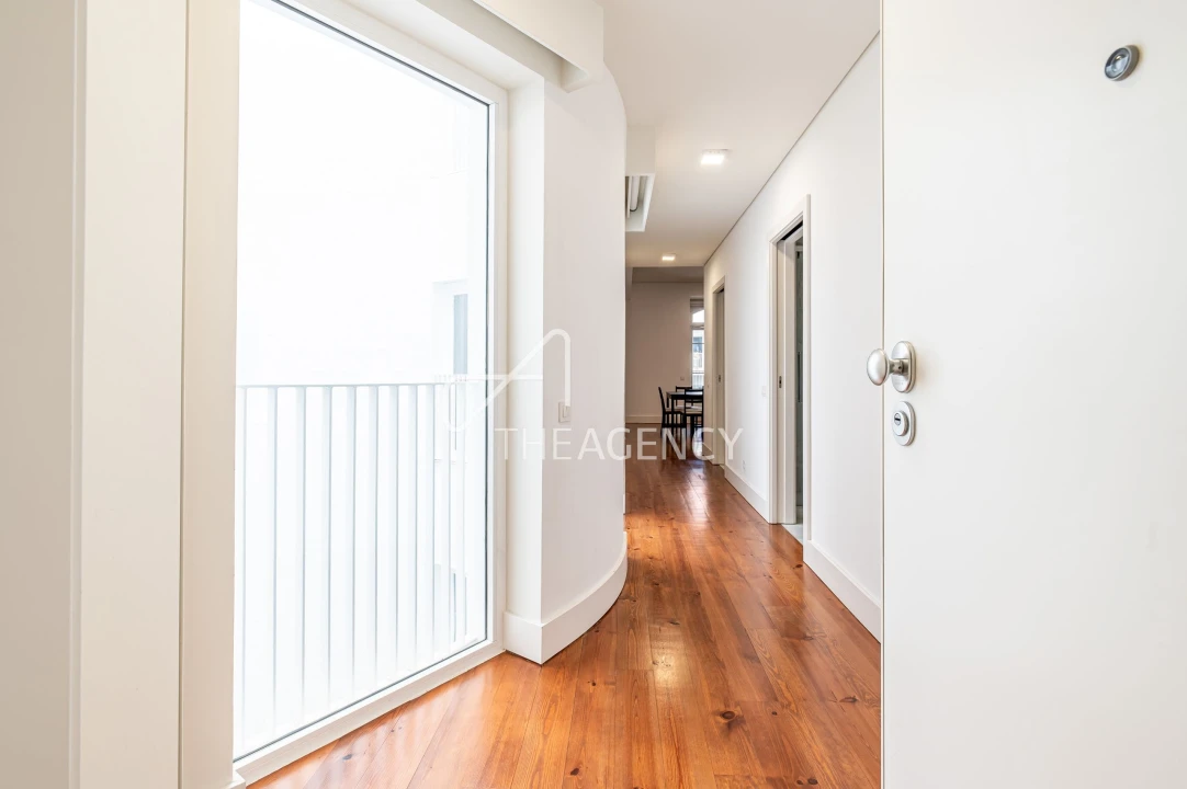 Apartamento T2 para Arrendamento em Santo António Foto 13