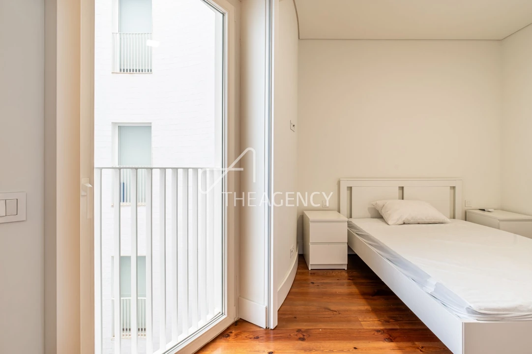 Apartamento T2 para Arrendamento em Santo António Foto 18