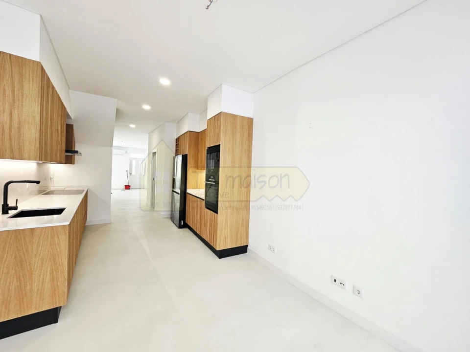 Moradia T4 para Venda em Olhão Foto 5