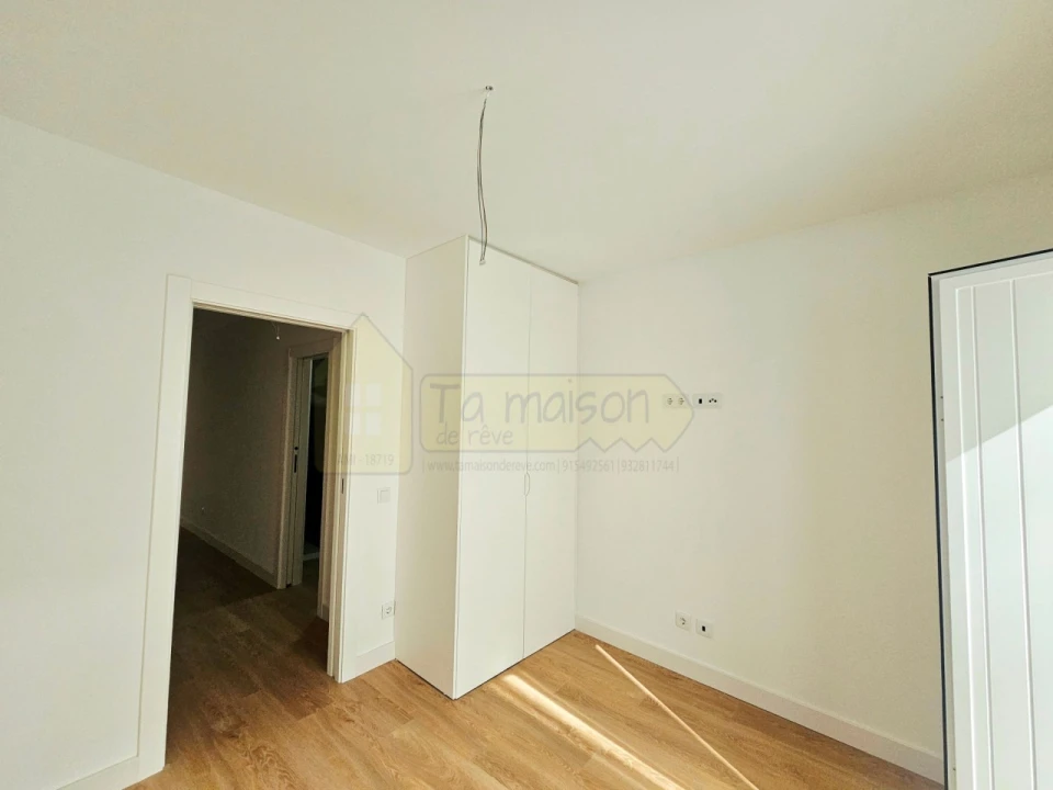 Moradia T4 para Venda em Olhão Foto 8