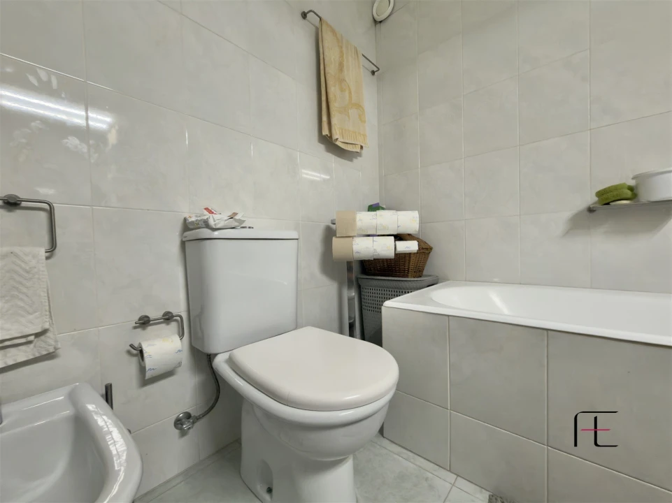 Apartamento T3 para Venda em Mafamude e Vilar do Paraíso Foto 38