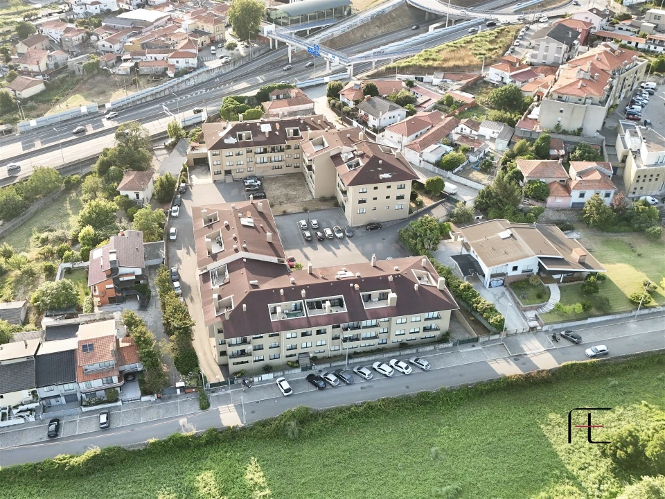 Apartamento T3 para Venda em Mafamude e Vilar do Paraíso Foto 49