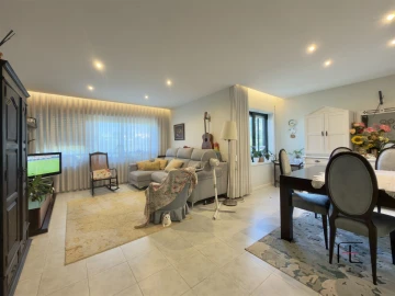 Apartamento T3 para Venda em Mafamude e Vilar do Paraíso