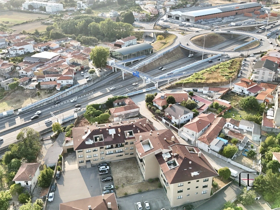 Apartamento T3 para Venda em Mafamude e Vilar do Paraíso Foto 47