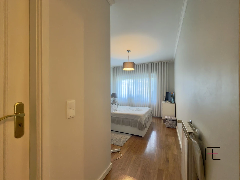 Apartamento T3 para Venda em Mafamude e Vilar do Paraíso Foto 28