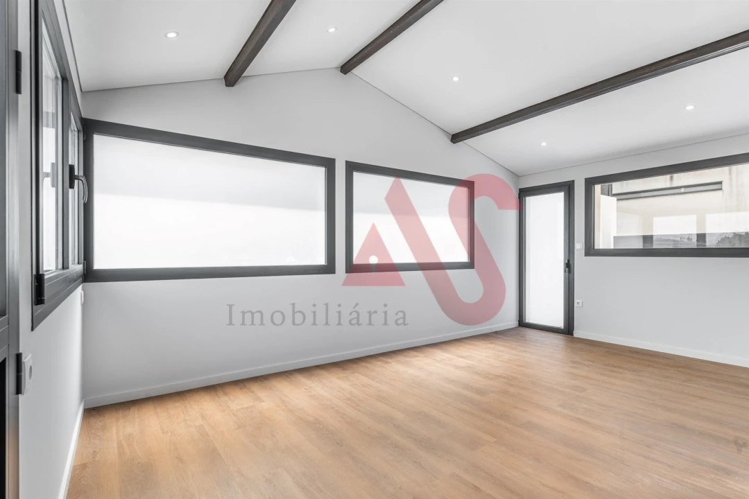 Moradia T4 para Venda em Brito Foto 4