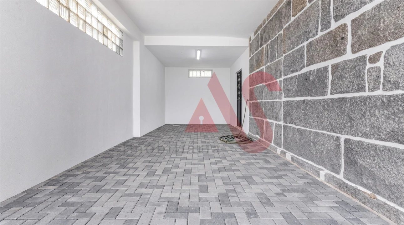 Moradia T4 para Venda em Brito Foto 33