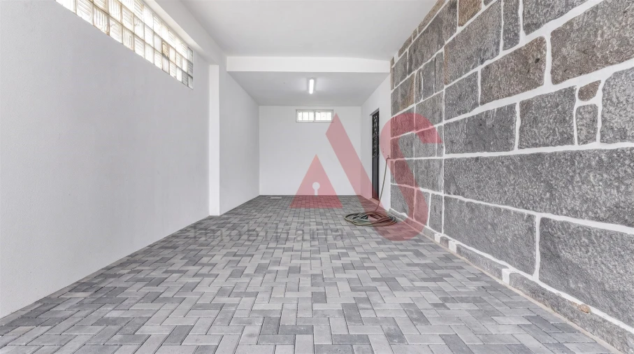 Moradia T4 para Venda em Brito Foto 33