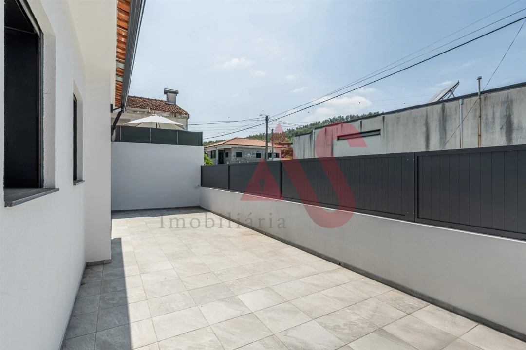 Moradia T4 para Venda em Brito Foto 16