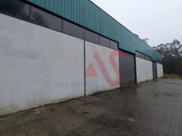 Armazém para Arrendamento em Rego
