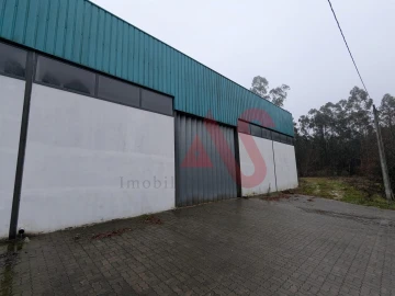 Armazém para Arrendamento em Rego