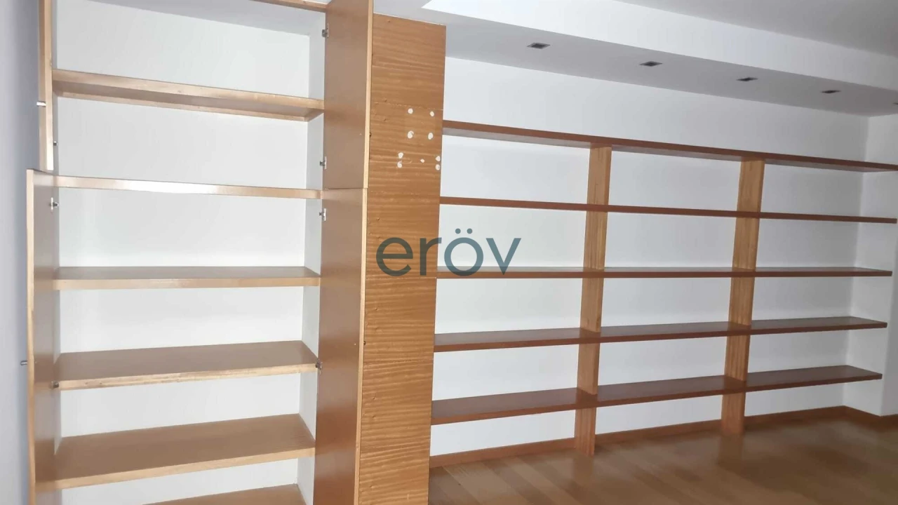 Loja para Arrendamento em Vila das Aves Foto 6
