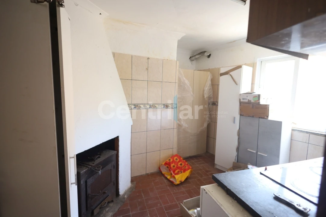 Moradia T2 para Venda em Tavares (Chãs, Várzea e Travanca) Foto 6