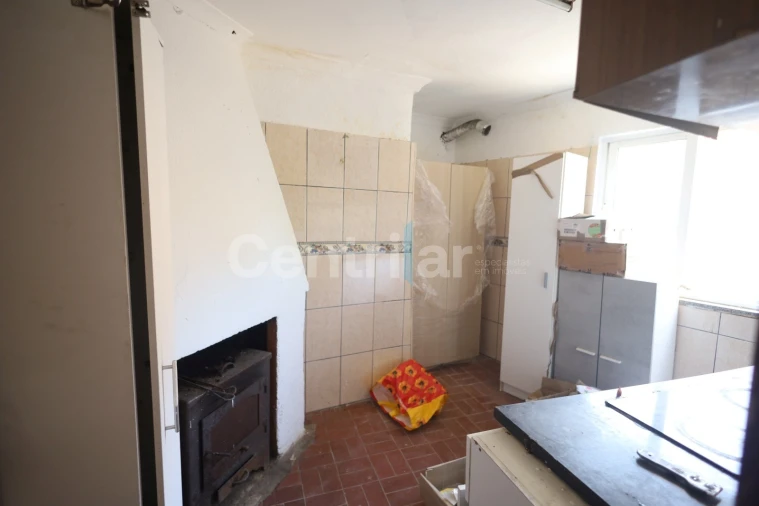 Moradia T2 para Venda em Tavares (Chãs, Várzea e Travanca) Foto 6
