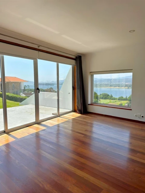 Moradia T3 para Venda em Gondarem
