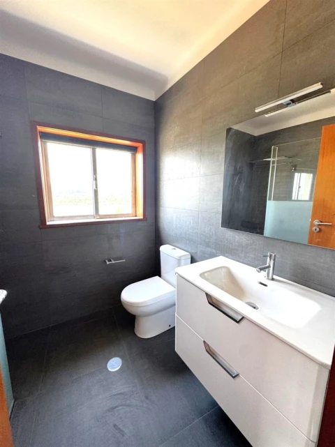Moradia T3 para Venda em Gondarem