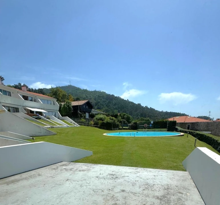Moradia T3 para Venda em Gondarem Foto 1