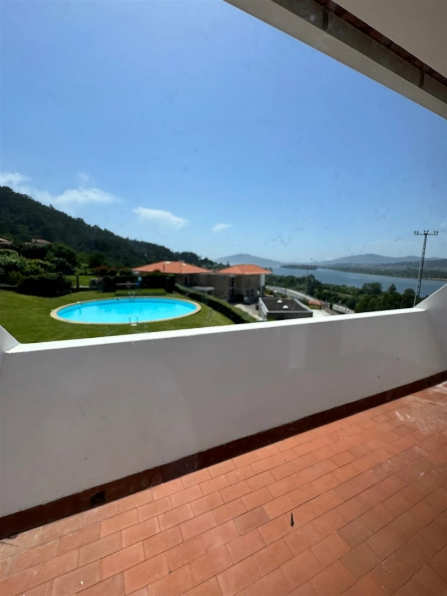 Moradia T3 para Venda em Gondarem Foto 2