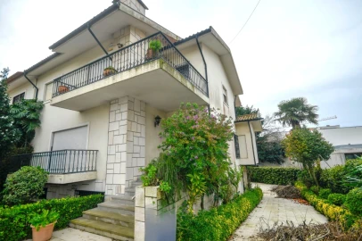 Moradia T7 para Venda em Aldoar, Foz do Douro e Nevogilde