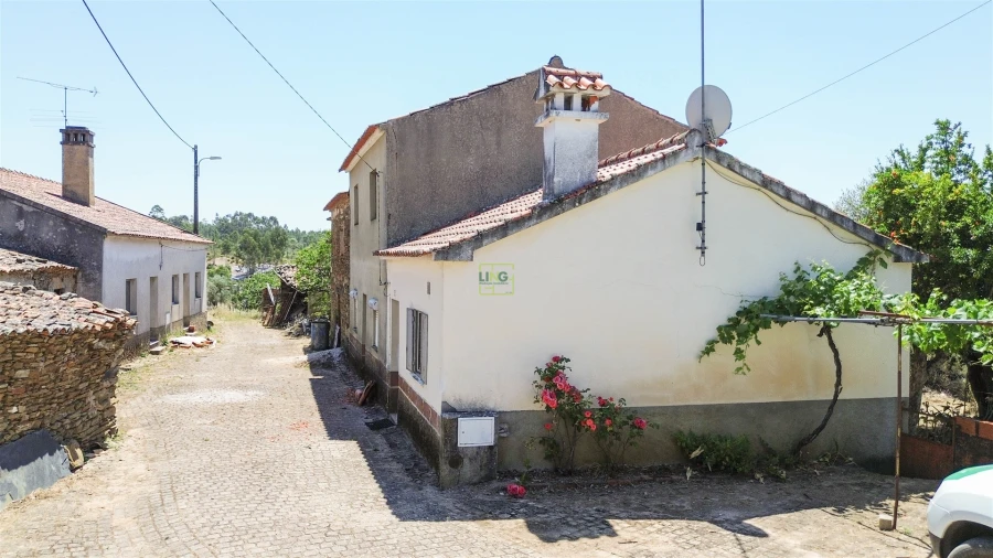 Moradia T3 para Venda em Sarzedas Foto 3
