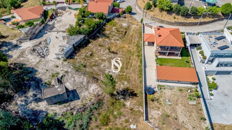 Terreno para Venda em Louredo