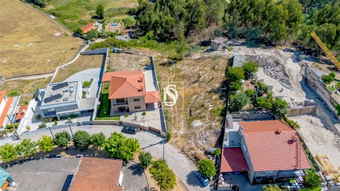 Terreno para Venda em Louredo