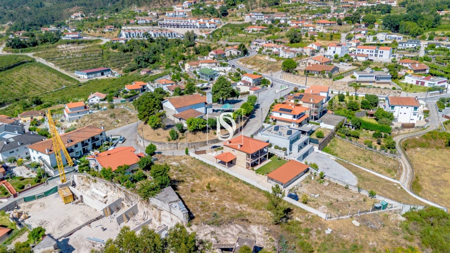Terreno para Venda em Louredo Foto 2