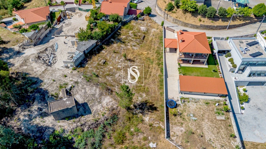 Terreno para Venda em Louredo Foto 4