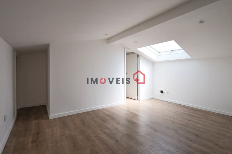 Apartamento T1 para Venda em Leiria, Pousos, Barreira e Cortes Foto 4