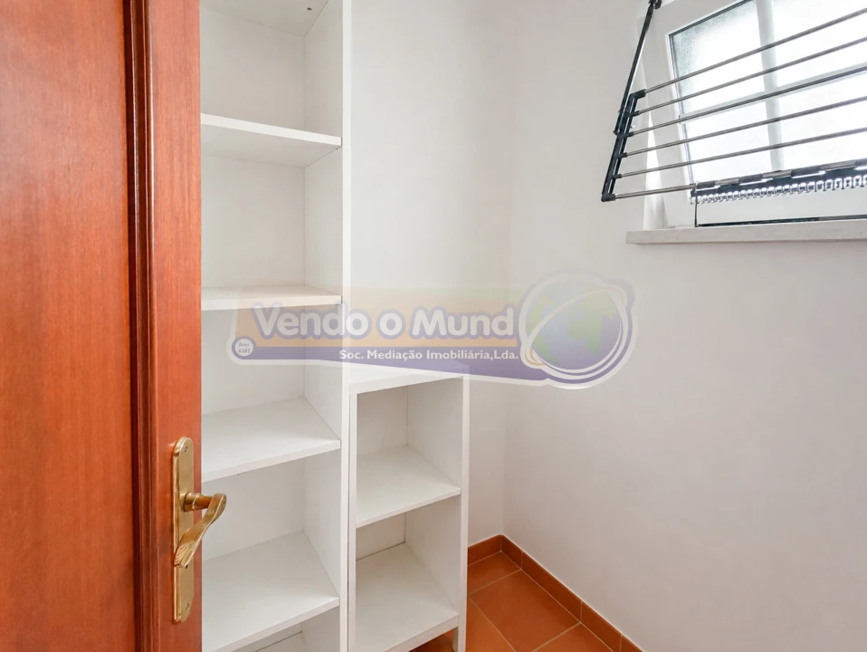 Apartamento T2 para Venda em Almeirim Foto 12