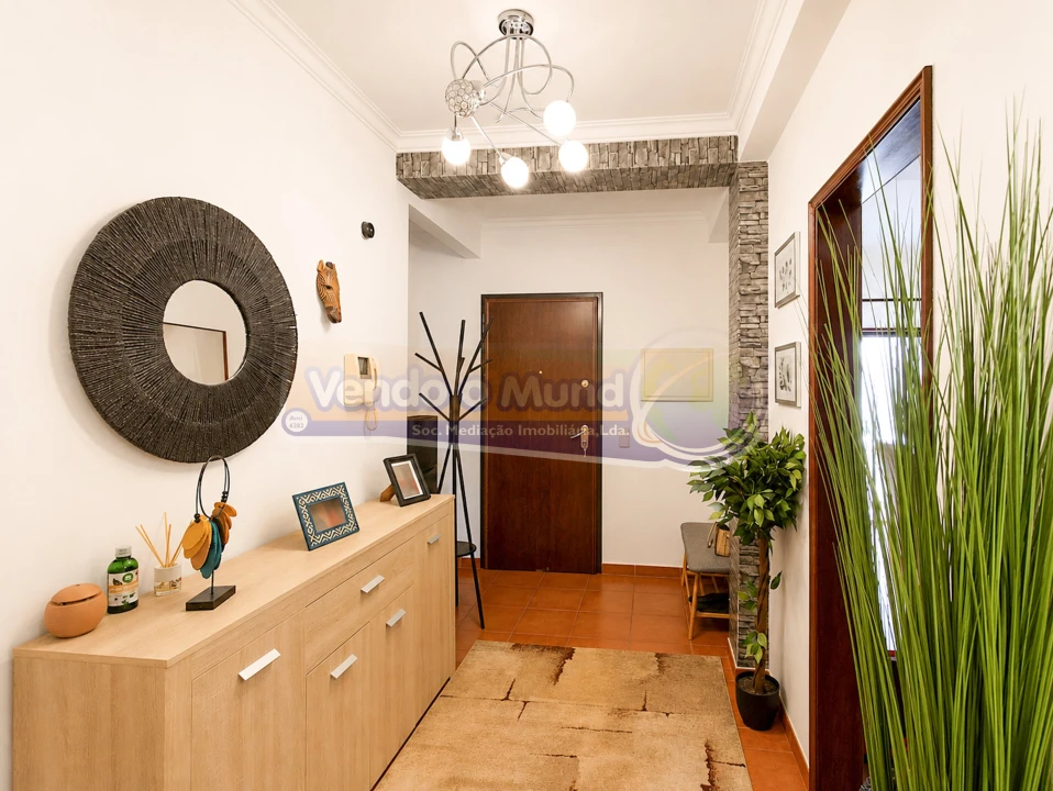 Apartamento T2 para Venda em Almeirim Foto 2