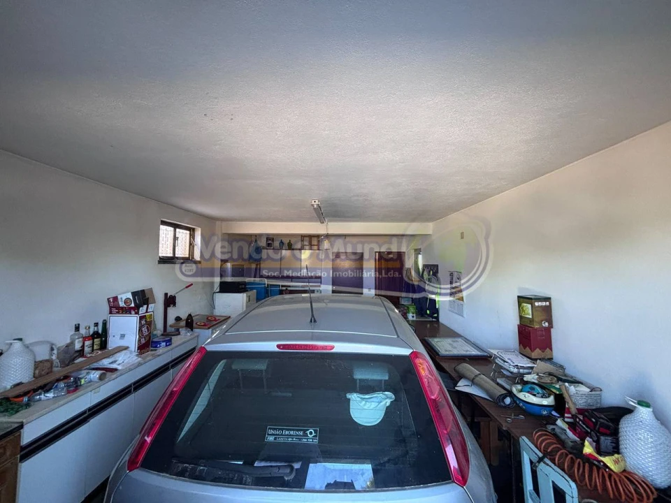 Moradia T4 para Venda em Cabeção Foto 16