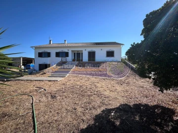 Moradia T4 para Venda em Cabeção