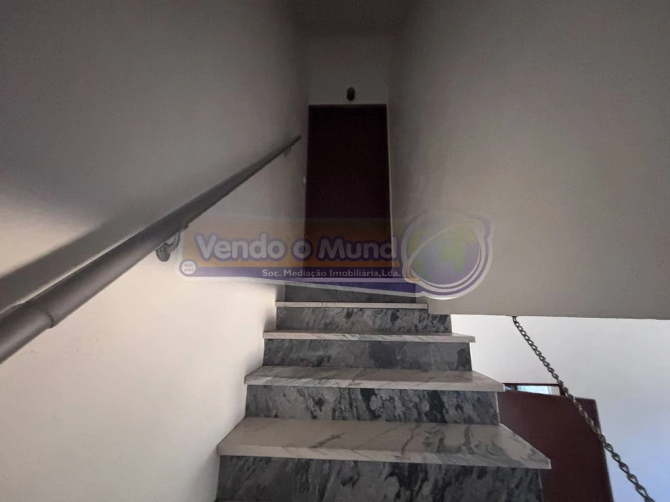 Moradia T4 para Venda em Cabeção Foto 14
